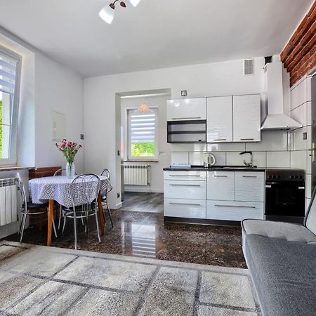 Ceglany Apartament Ustrzyki Dolne Eksteriør bilde